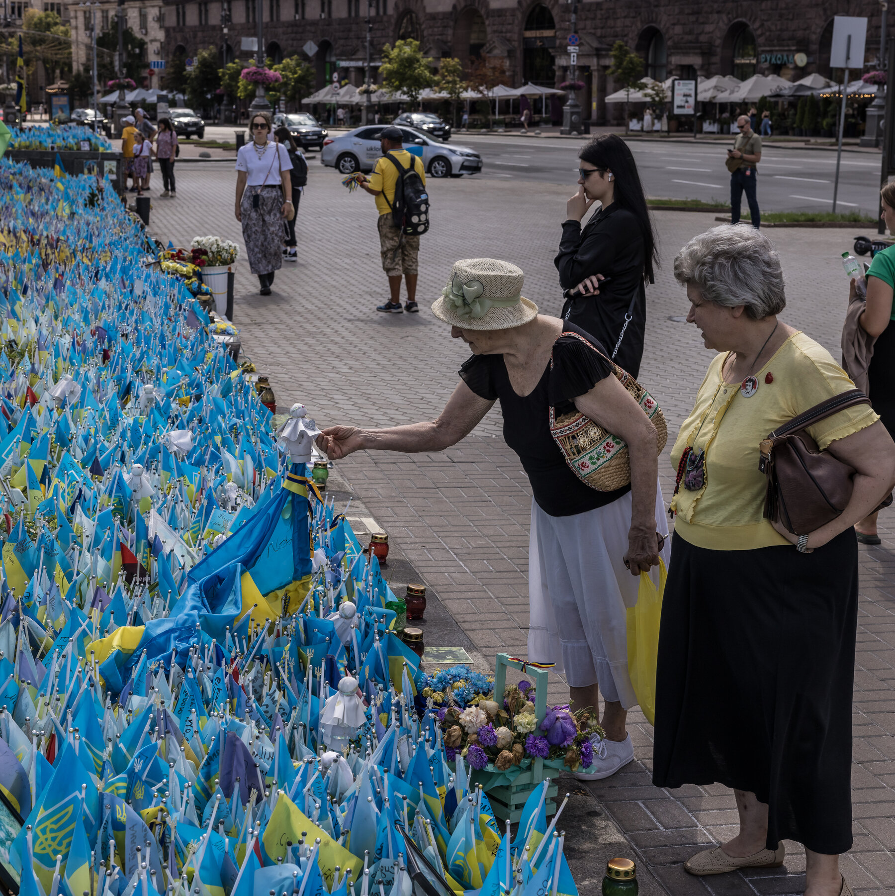 More Ukrainians Appear Open to a Peace Deal