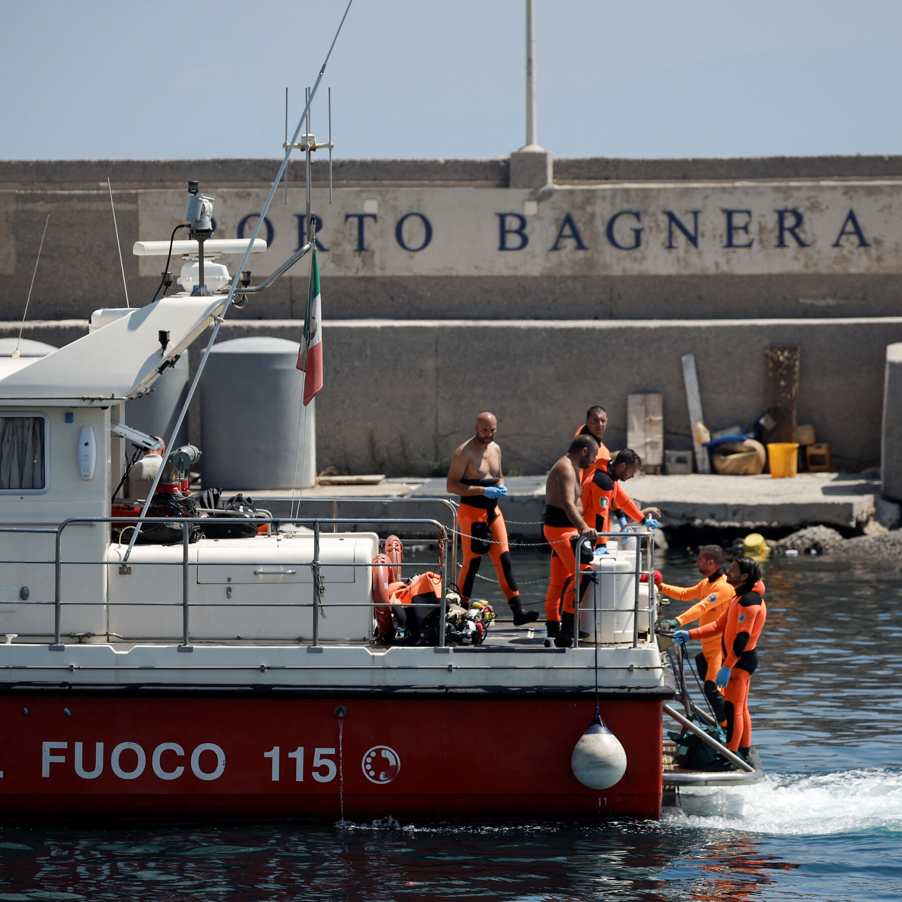 Authorities Open Manslaughter Investigation in Italy Yacht Sinking