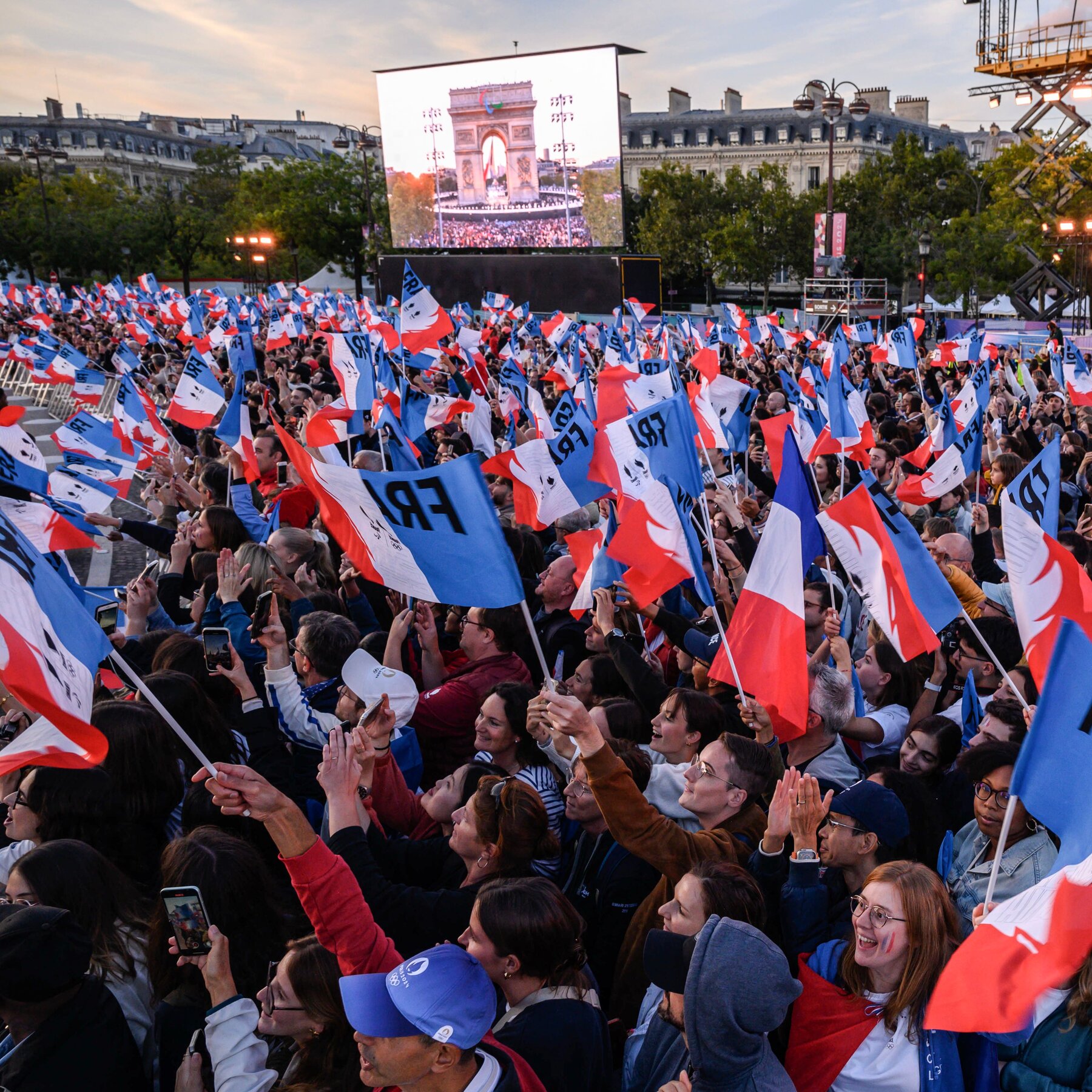 Paris Throws a Final Olympics Bash