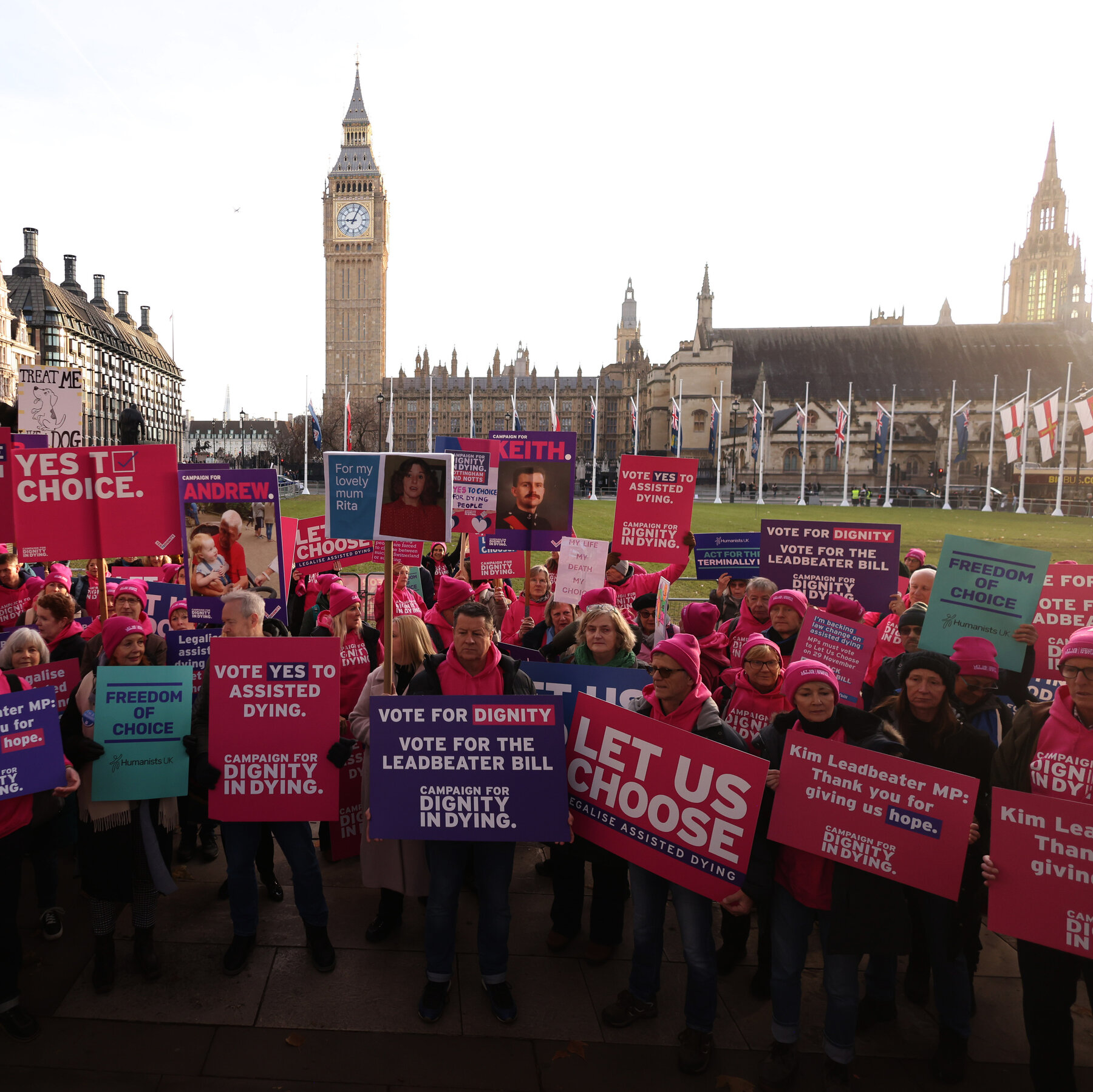 UK Lawmakers Vote to Legalize Assisted Dying After Emotional Debate